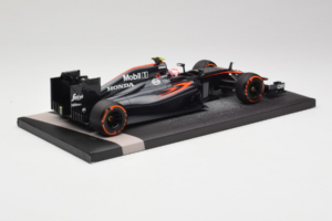 McLaren MP4-30 Honda #22 J. Button McLaren Honda F1 Team Spanish Grand Prix 2015 Minichamps 1:18 537151122 Metalli — kuva 3 / 7