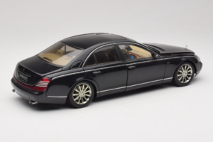 Maybach 57S Musta AUTOart 1:18 76156 Metalli — kuva 3 / 7