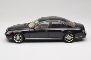 Maybach 57S Musta AUTOart 1:18 76156 Metalli — kuva 4 / 7