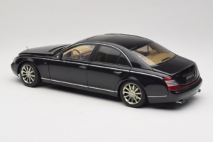 Maybach 57S Musta AUTOart 1:18 76156 Metalli — kuva 6 / 7