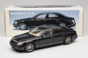 Maybach 57S Musta AUTOart 1:18 76156 Metalli — kuva 7 / 7