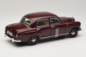 Mercedes 180 Ponton Tummanpunainen Revell 1:18 08876 Metalli — kuva 2 / 6