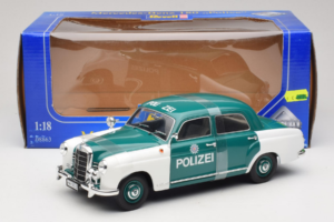Mercedes 180 Ponton Polizei Revell 1:18 8863 Metalli — kuva 6 / 6