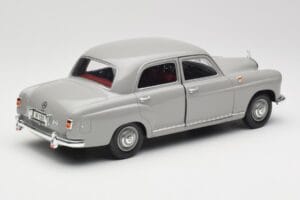 Mercedes 180 W120 Ponton Graphite Grey Revell 1:18 08974 Metalli — kuva 3 / 8