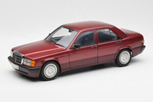Mercedes 190E W201 2.0 Punainen Dealer Edition AUTOart 1:18 B66040383 Metalli