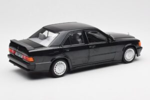Mercedes 190E 2.3-16 W201 Musta Jälleenmyyjäpainos Norev 1:18 B66040663 Metalli — kuva 3 / 8