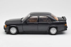 Mercedes 190E 2.3-16 W201 Sinimusta Metallic AUTOart 1:18 76122 Metalli — kuva 4 / 8