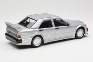 Mercedes 190E 2.5-16 EVO 1 W201 Hopea Minichamps 1:18 155036001 Metalli — kuva 2 / 6