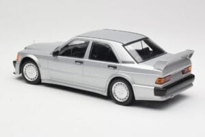 Mercedes 190E 2.5-16 EVO 1 W201 Hopea Minichamps 1:18 155036001 Metalli — kuva 5 / 6
