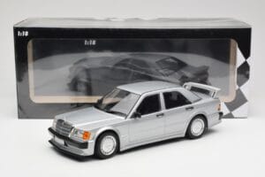 Mercedes 190E 2.5-16 EVO 1 W201 Hopea Minichamps 1:18 155036001 Metalli — kuva 6 / 6