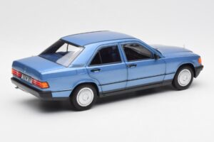 Mercedes 190E W201 Diamond Sininen Jälleenmyyjäpainos Norev 1:18 B66040661 Metalli — kuva 3 / 8