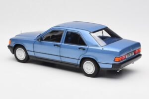 Mercedes 190E W201 Diamond Sininen Jälleenmyyjäpainos Norev 1:18 B66040661 Metalli — kuva 7 / 8