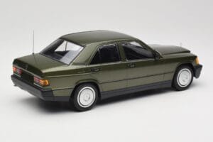 Mercedes 190E W201 Vihreä Metallic Minichamps 1:18 155037001 Metalli — kuva 2 / 6
