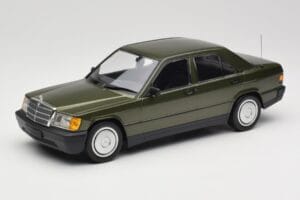 Mercedes 190E W201 Vihreä Metallic Minichamps 1:18 155037001 Metalli