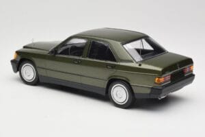 Mercedes 190E W201 Vihreä Metallic Minichamps 1:18 155037001 Metalli — kuva 5 / 6
