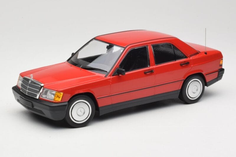 Mercedes 190E W201 Punainen Minichamps 1:18 155037000 Metalli