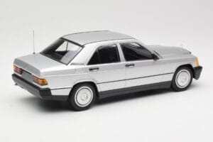 Mercedes 190E W201 Hopea Minichamps 1:18 155037004 Metalli — kuva 2 / 6