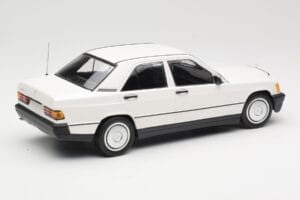 Mercedes 190E W201 Valkoinen Minichamps 1:18 155037002 Metalli — kuva 2 / 6