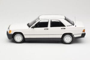 Mercedes 190E W201 Valkoinen Minichamps 1:18 155037002 Metalli — kuva 3 / 6