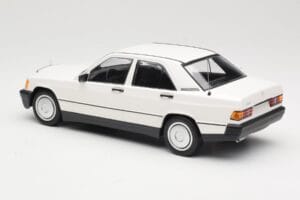 Mercedes 190E W201 Valkoinen Minichamps 1:18 155037002 Metalli — kuva 5 / 6