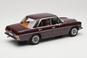 Mercedes 200 W115 Tumma Punainen Ruskea Norev 1:18 183778 Metalli — kuva 3 / 8