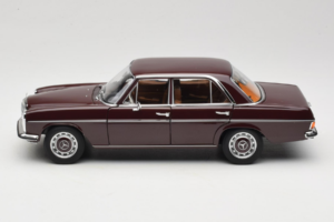Mercedes 200 W115 Tumma Punainen Ruskea Norev 1:18 183778 Metalli — kuva 4 / 8