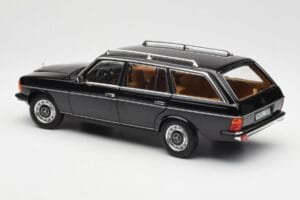 Mercedes 200 T S123 Musta Norev 1:18 183735 Metalli — kuva 7 / 8