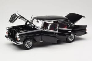 Mercedes 200 W110 Musta Norev 1:18 183574 Metalli — kuva 2 / 8
