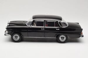 Mercedes 200 W110 Musta Norev 1:18 183574 Metalli — kuva 4 / 8