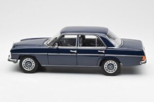 Mercedes 200 W114 Midnight Sininen Jälleenmyyjäpainos Norev 1:18 B66040694 Metalli — kuva 4 / 8