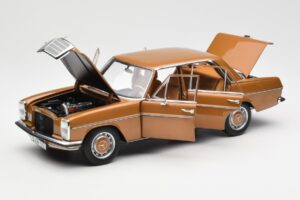 Mercedes 200 W115 Bycane Kulta Jälleenmyyjäpainos Norev 1:18 B66040665 Metalli — kuva 2 / 8