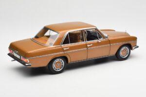 Mercedes 200 W115 Bycane Kulta Jälleenmyyjäpainos Norev 1:18 B66040665 Metalli — kuva 3 / 8