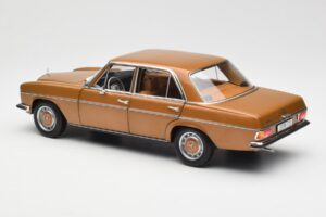 Mercedes 200 W115 Bycane Kulta Jälleenmyyjäpainos Norev 1:18 B66040665 Metalli — kuva 7 / 8