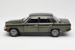 Mercedes 200 W123 Cypress Vihreä Metallic Jälleenmyyjäpainos Norev 1:18 B66040654 Metalli — kuva 4 / 8