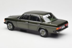 Mercedes 200 W123 Cypress Vihreä Metallic Jälleenmyyjäpainos Norev 1:18 B66040654 Metalli — kuva 7 / 8