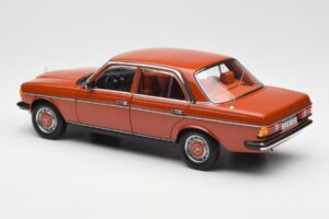 Mercedes 200 W123 English Punainen Jälleenmyyjäpainos Norev 1:18 B66040653 Metalli — kuva 7 / 8