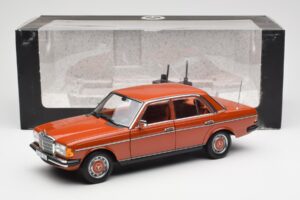 Mercedes 200 W123 English Punainen Jälleenmyyjäpainos Norev 1:18 B66040653 Metalli — kuva 8 / 8