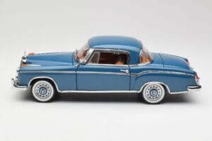 Mercedes 220 SE W128 Sininen Sun Star 1:18 3561 Metalli — kuva 4 / 8