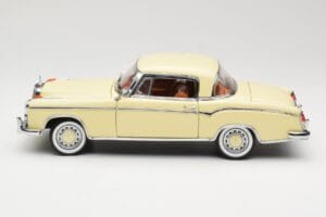 Mercedes 220 SE W128 Coupe Beige Sun Star 1:18 3562 Metalli — kuva 4 / 8