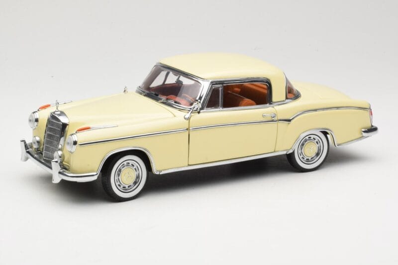 Mercedes 220 SE W128 Coupe Beige Sun Star 1:18 3562 Metalli