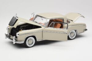 Mercedes 220 SE W128 Coupe Vaaleanharmaa Sun Star 1:18 3568 Metalli — kuva 2 / 8