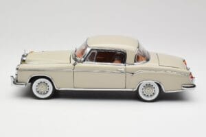 Mercedes 220 SE W128 Coupe Vaaleanharmaa Sun Star 1:18 3568 Metalli — kuva 4 / 8