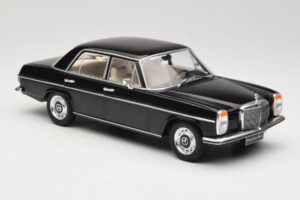 Mercedes 220D W115 Musta MCG 1:18 MCG18117 Metalli — kuva 4 / 6