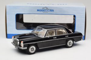 Mercedes 220D W115 Musta MCG 1:18 MCG18117 Metalli — kuva 6 / 6