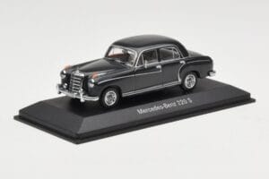 Mercedes 220S W180 Vaaleanharmaa Minichamps 1:43 B66040534 Metalli — kuva 2 / 4
