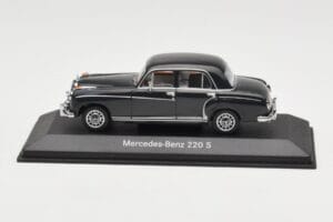 Mercedes 220S W180 Vaaleanharmaa Minichamps 1:43 B66040534 Metalli
