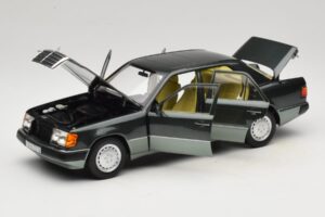 Mercedes 230E W124 Night Green Metallic Norev 1:18 183952 Metalli — kuva 2 / 8