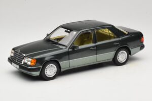 Mercedes 230E W124 Night Green Metallic Norev 1:18 183952 Metalli