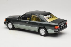 Mercedes 230E W124 Night Green Metallic Norev 1:18 183952 Metalli — kuva 7 / 8