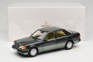 Mercedes 230E W124 Night Green Metallic Norev 1:18 183952 Metalli — kuva 8 / 8